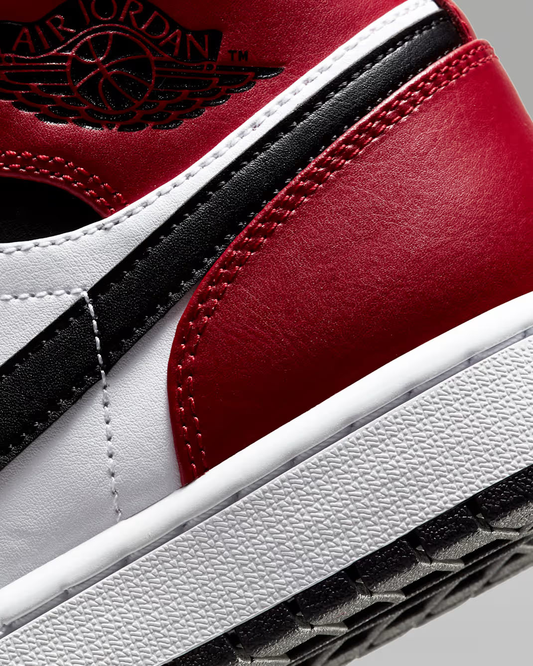 Air Jordan 1 Mid Chicago Black Toe 2026 Mens Shoes 8