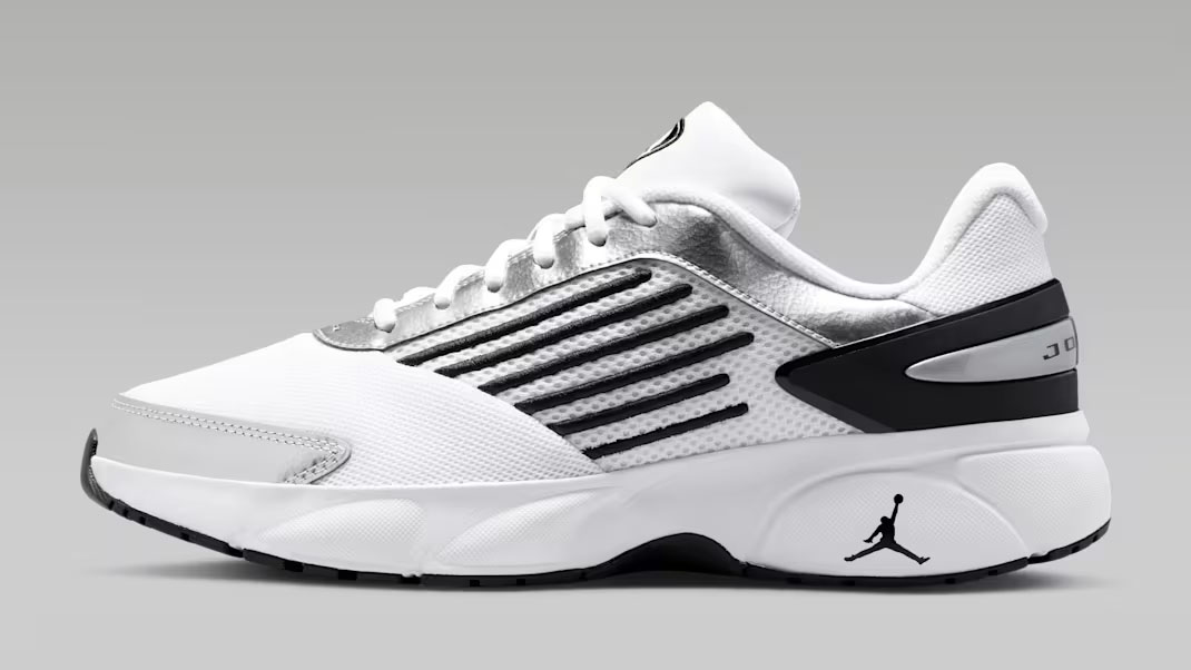 Jordan Trunner Flow White Black Metallic Silver Mens Shoes IR2281-100