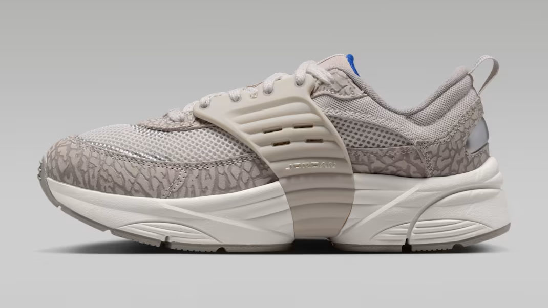 Jordan Trunner OS Gamma Grey Enigma Stone Sail Old Royal Womens Sneakers IR1839-001