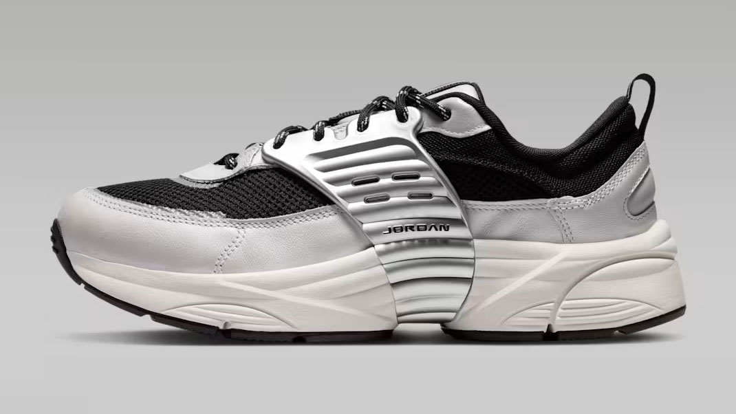 Jordan Trunner OS Photon Dust Black Sail White Mens Shoes IB3722-010