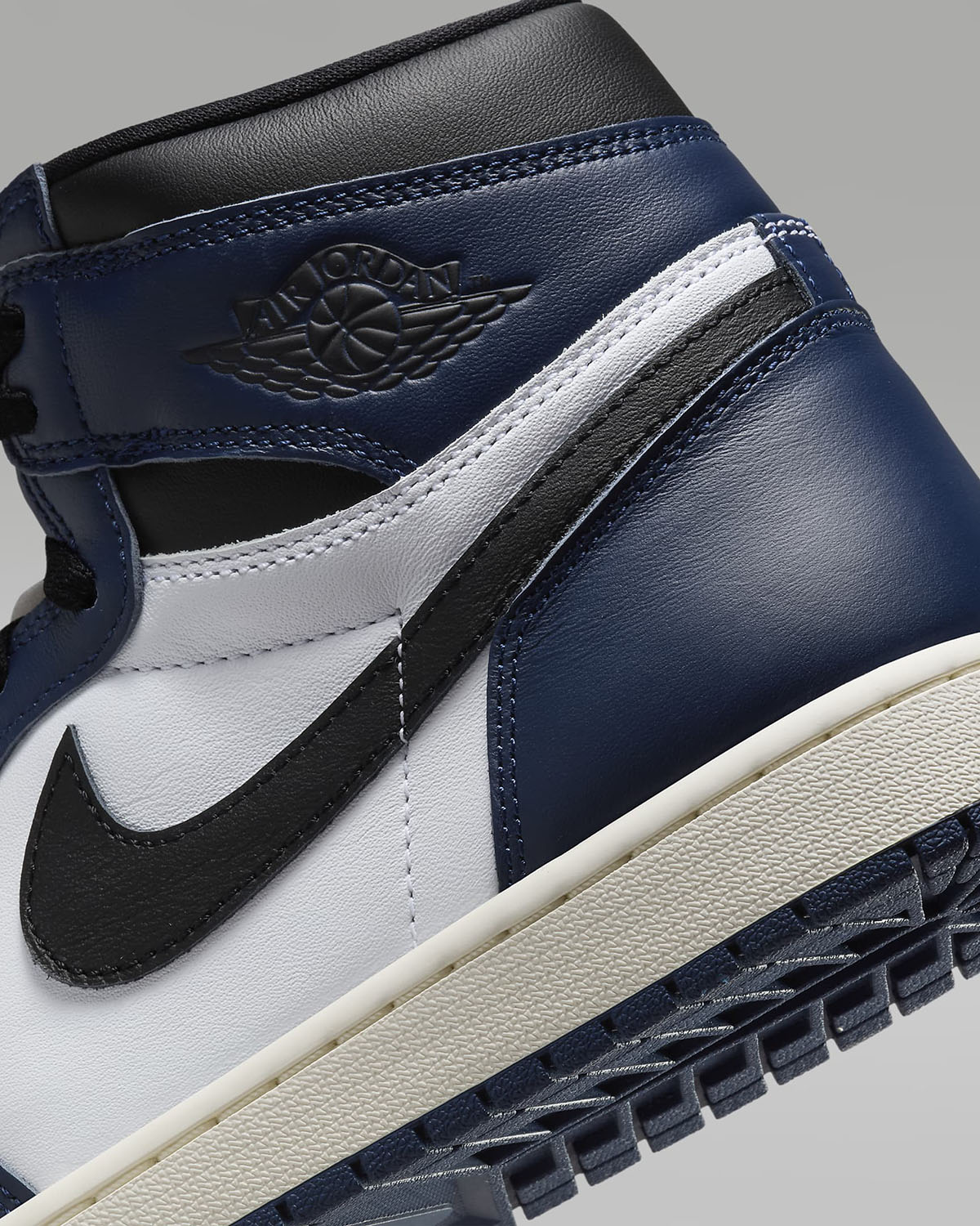 Air-Jordan-1-Retro-High-OG-Midnight-Navy-Mens-Shoes-8