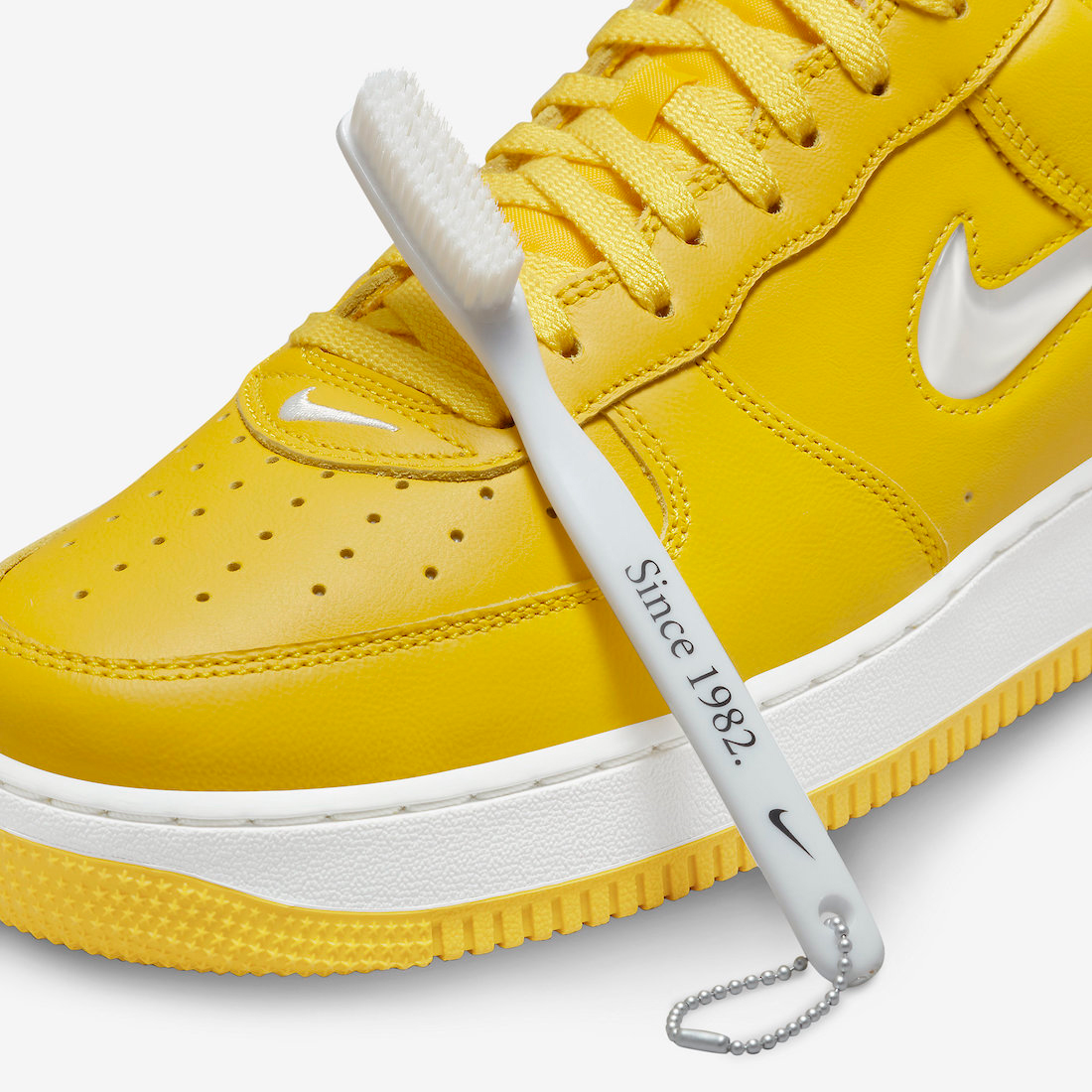 Nike-Air-Force-1-Low-Yellow-Jewel-7