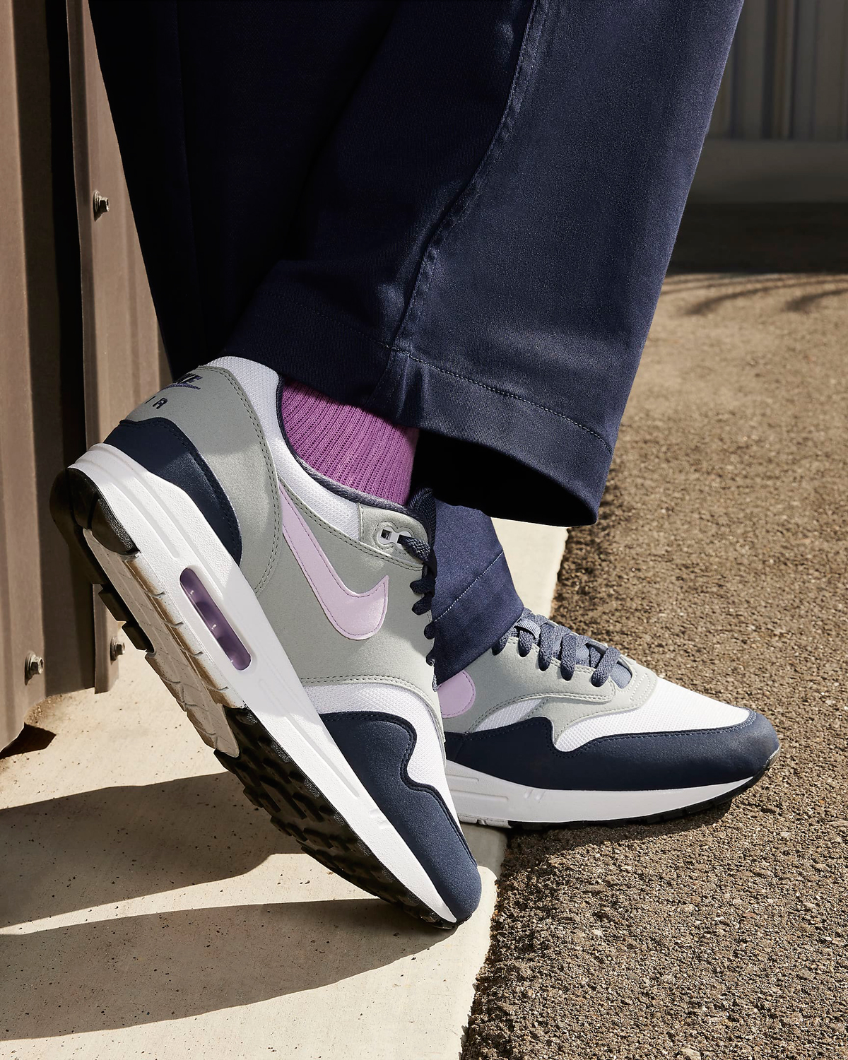 Nike-Air-Max-1-Football-Grey-Thunder-Blue-Lilac-Bloom-Release-Date-10