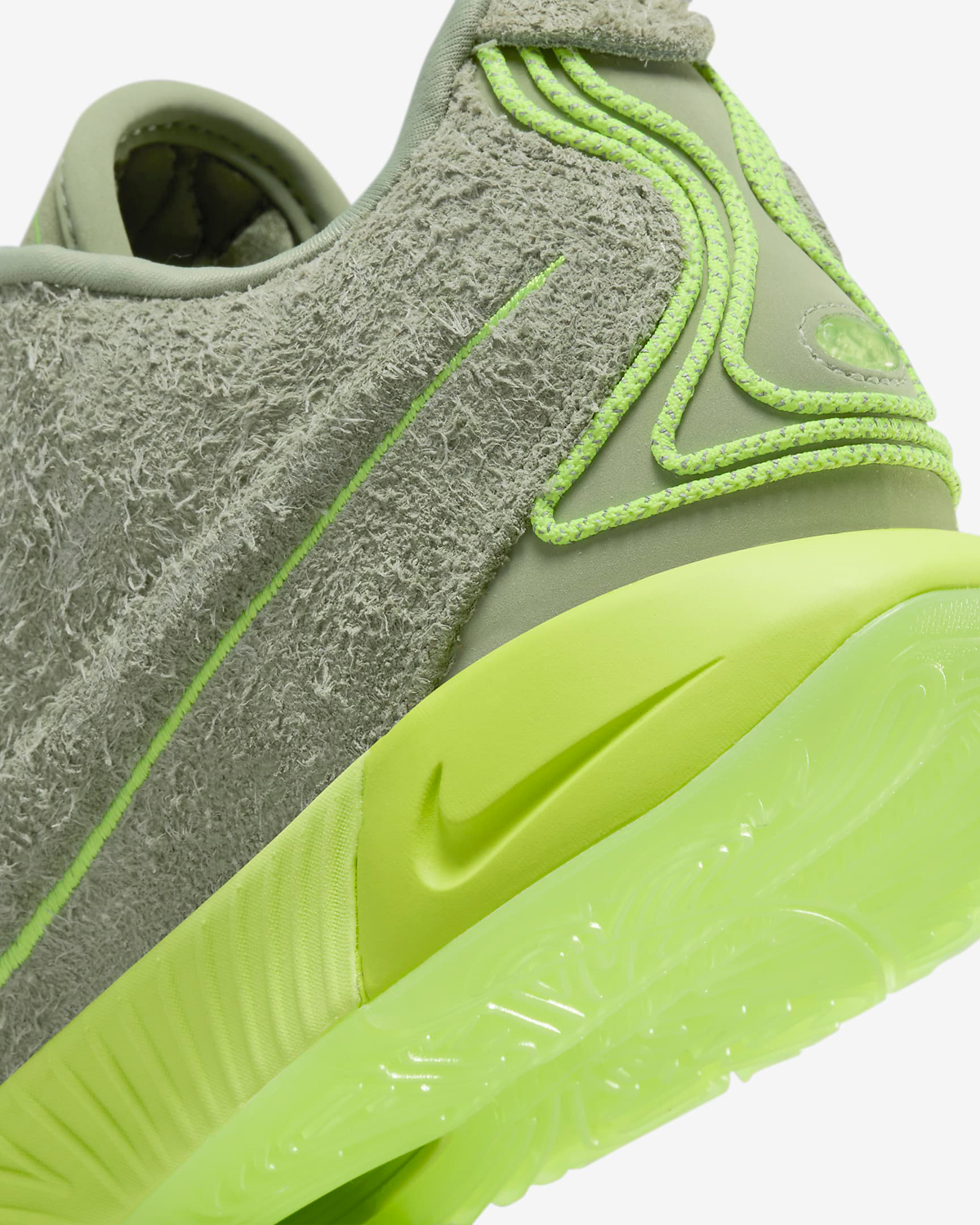 Nike-LeBron-21-Algae-8