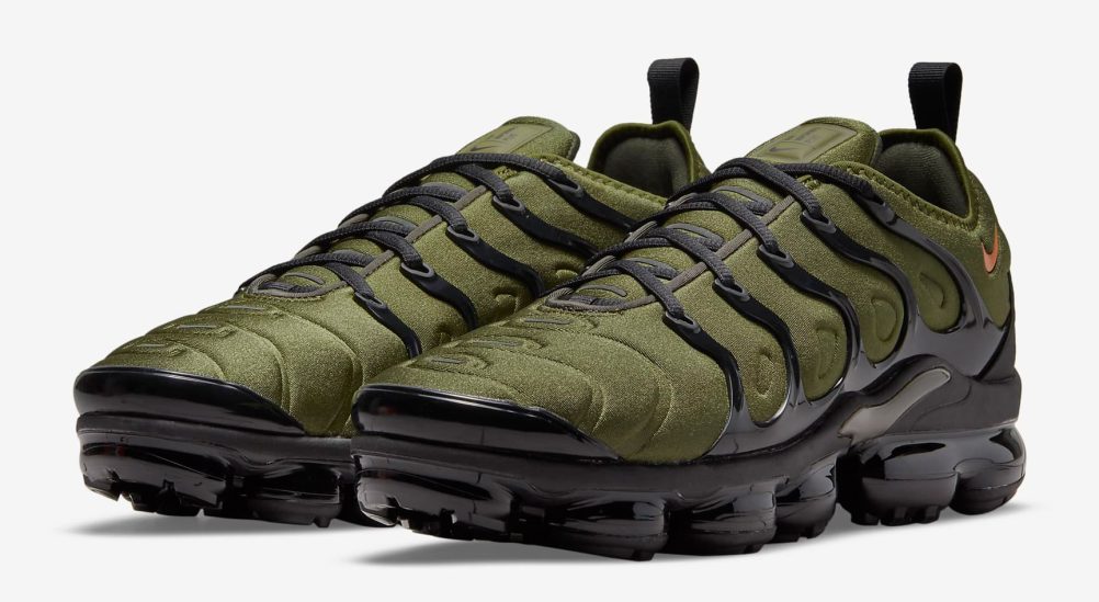 vapormax plus black green