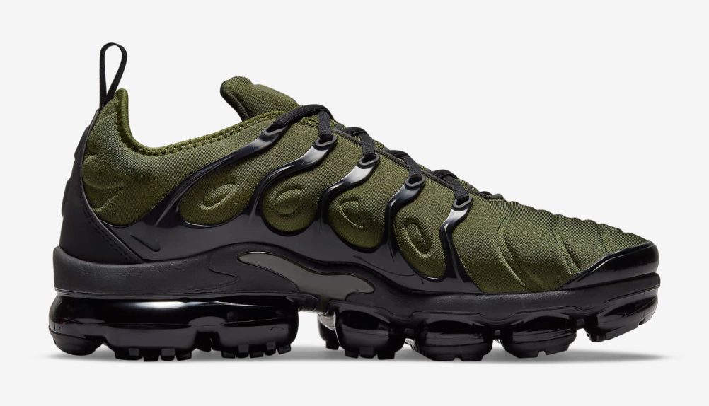 vapormax plus black green
