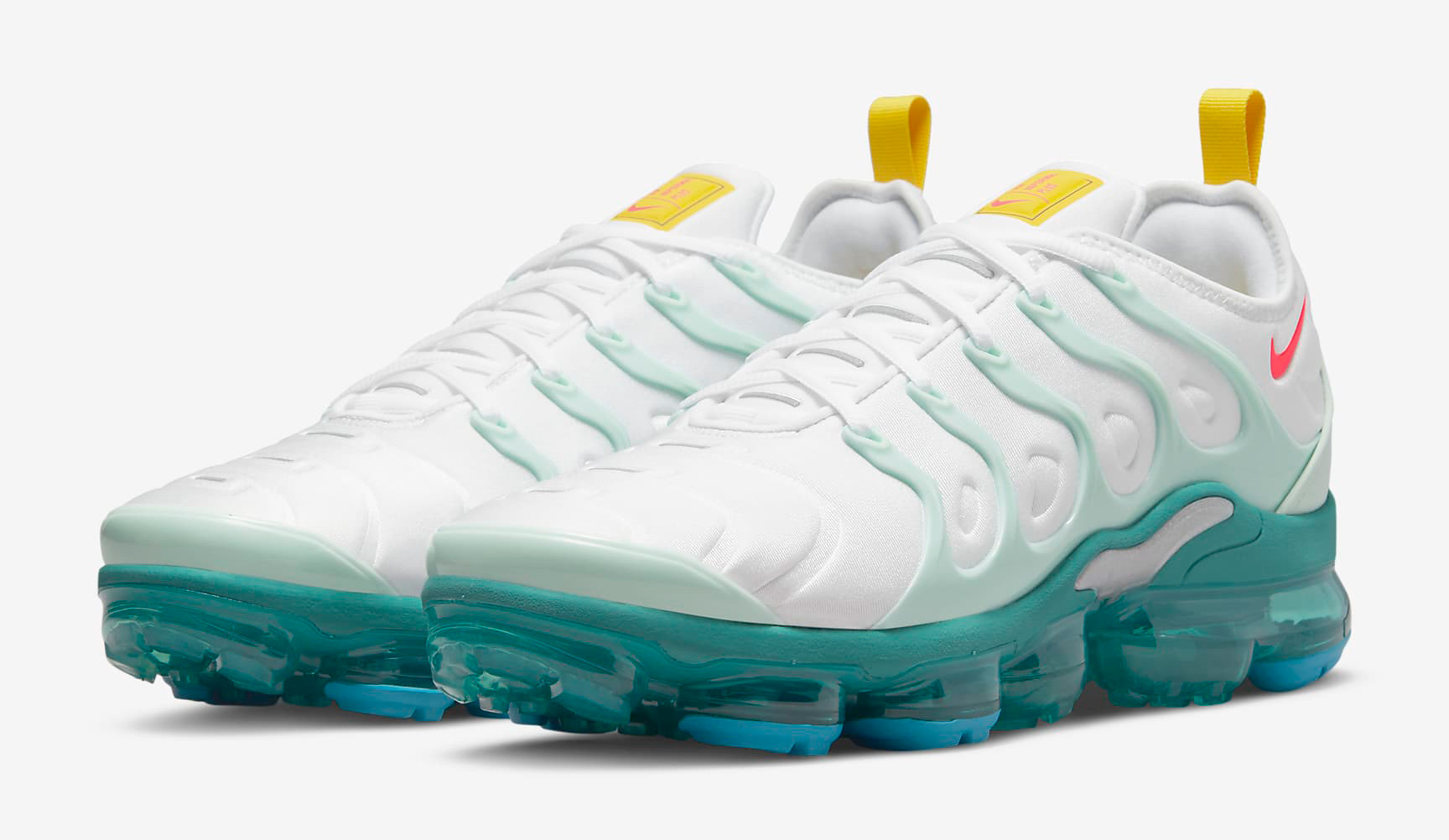 nike-air-vapormax-plus-white-mint-foam-washed-teal-siren-red-where-to-buy